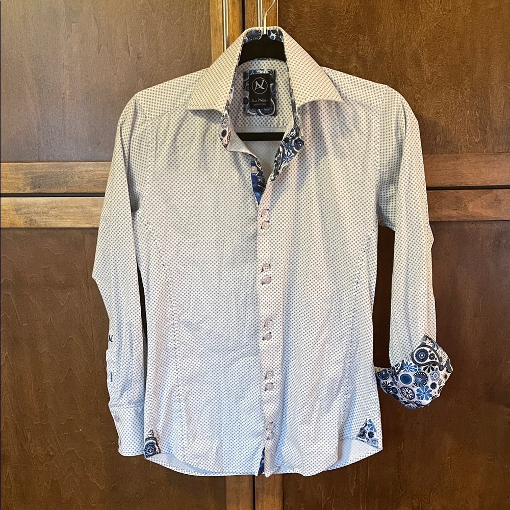 Au Noir White and Blue Patterned Shirt